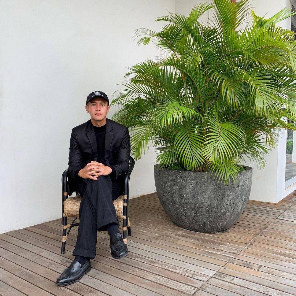 Herjunot Ali (instagram.com/herjunotali.studio)