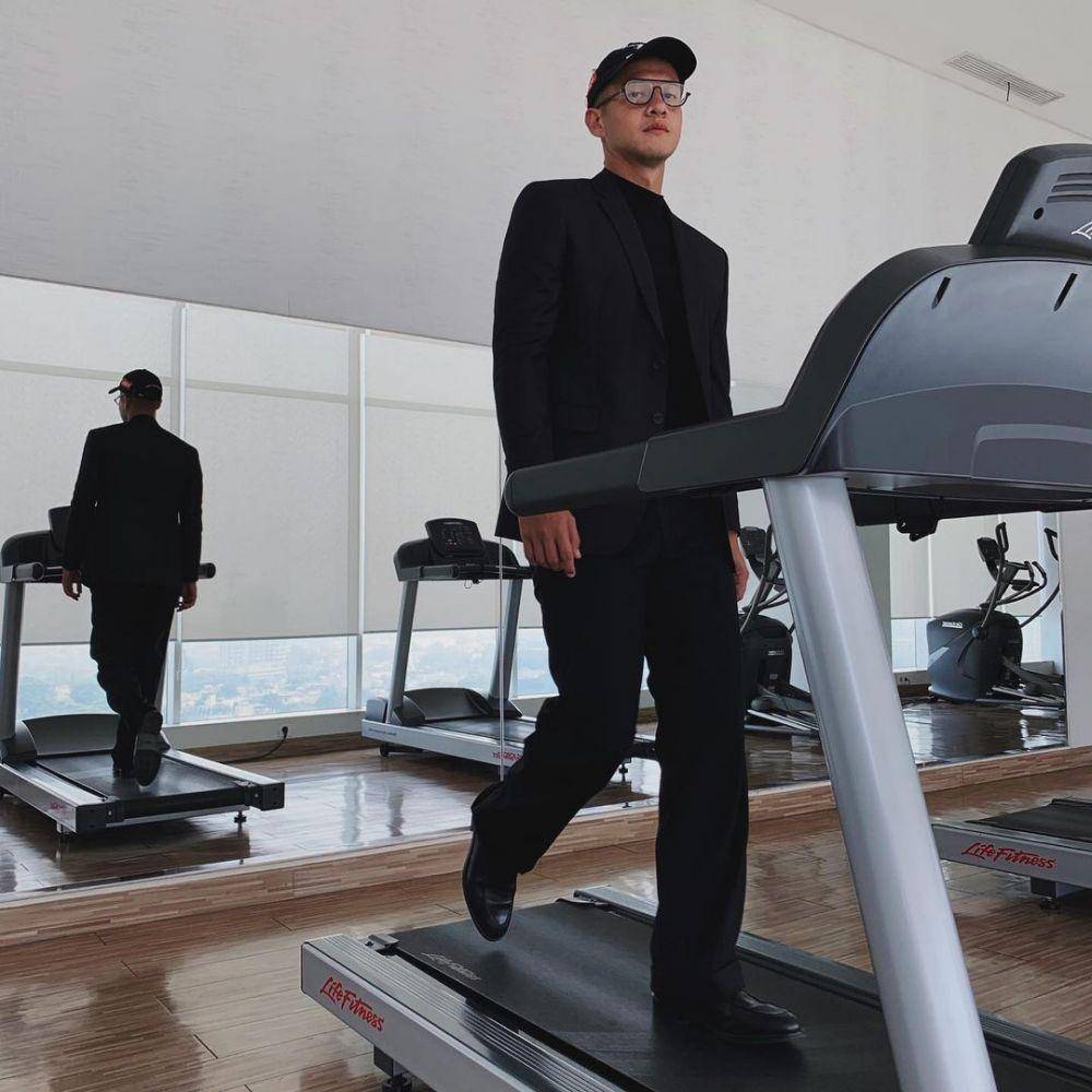 Herjunot Ali (instagram.com/herjunotali.studio)