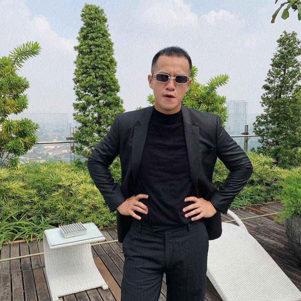 Herjunot Ali (instagram.com/herjunotali.studio)