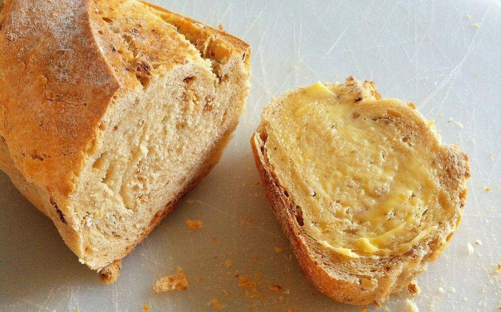 ilustrasi liverwurst baguette (unsplash.com/Brett Jordan)