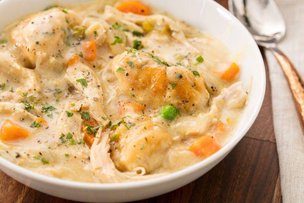 ilustrasi crock pot chicken and dumpling (delish.com/Ethan Calabrese)