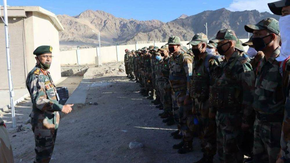 Pasukan militer India yang bertugas di perbatasan. (twitter.com/IDU)