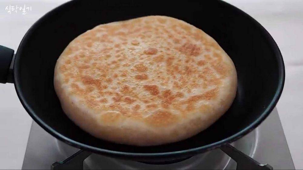 roti kentang keju panggang (youtube.com/tablediary)