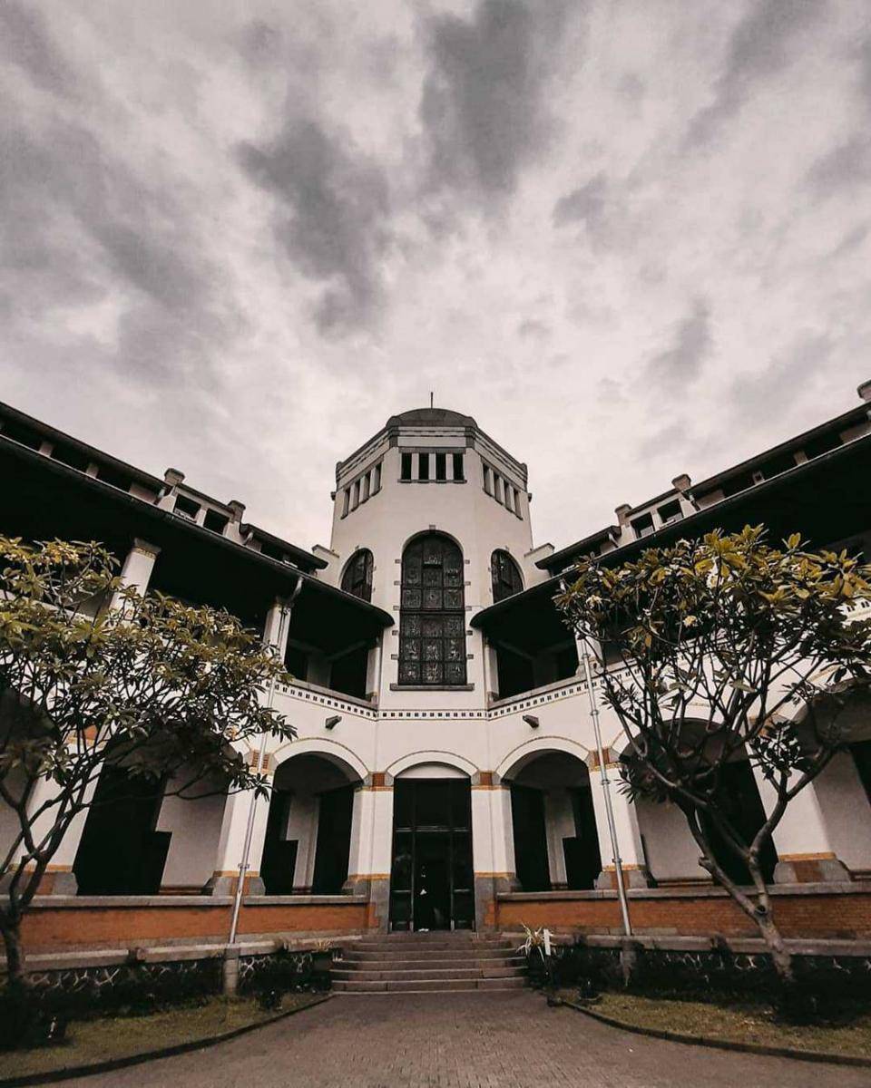 Lawang Sewu, Semarang (instagram.com/fajrinherris)
