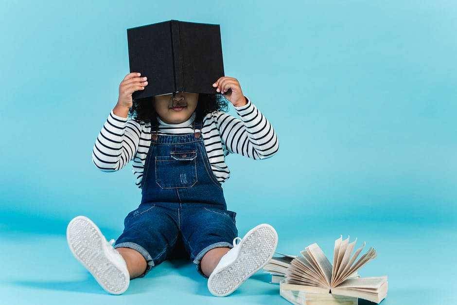 ilustrasi anak introvert (Pexels.com/amina-filkins)