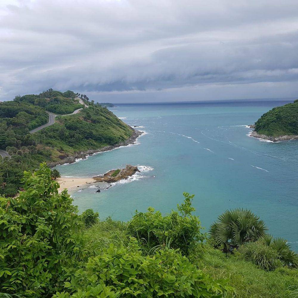 Potret Pantai Nai Harn (instagram.com/greymonkey_official)
