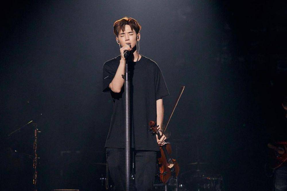 Henry Lau (instagram.com/henryl89)