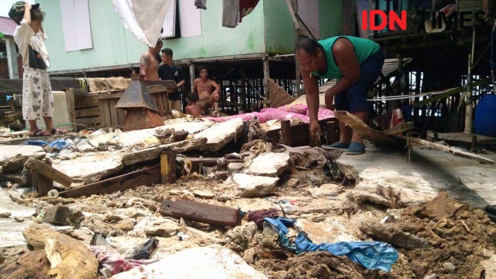 Awas! Ombak Tinggi di Balikpapan Ancam Warga di Kawasan Pesisir