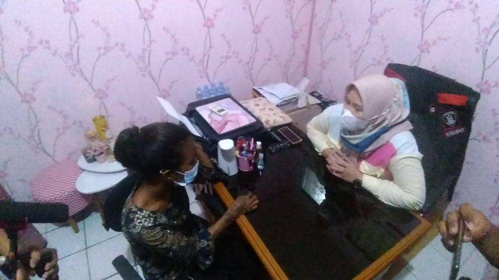 Duit Setoran Kurang, Bocah Pengamen Dipukul Ibu Kandung