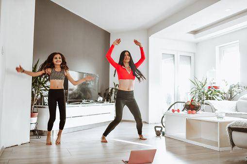 Jumping Jacks (unsplash.com/s/photos)