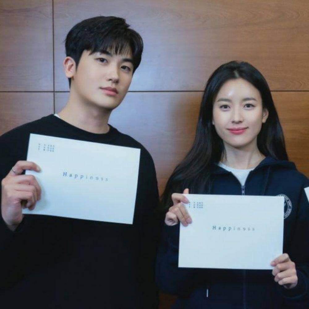 Pembacaan naskah drama Happiness (soompi.com)