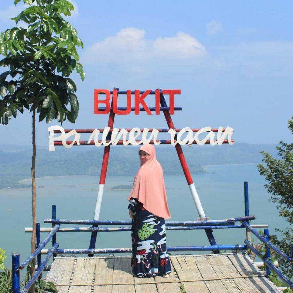 Bukit Panenjoan, Sukabumi (instagram.com/wisyeoktora)