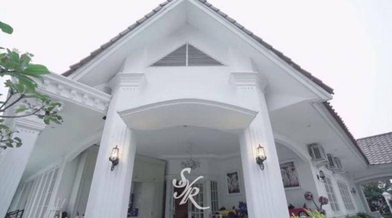 rumah Syahrini (YouTube.com/The Princess Syahrini)