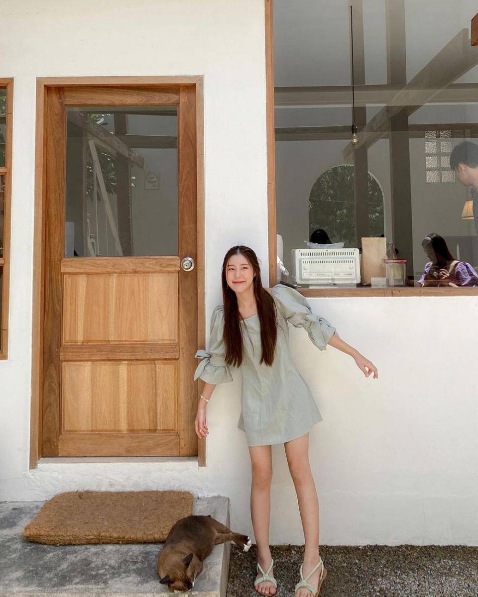 Ciize Apichaya (instagram.com/ciizezphr)