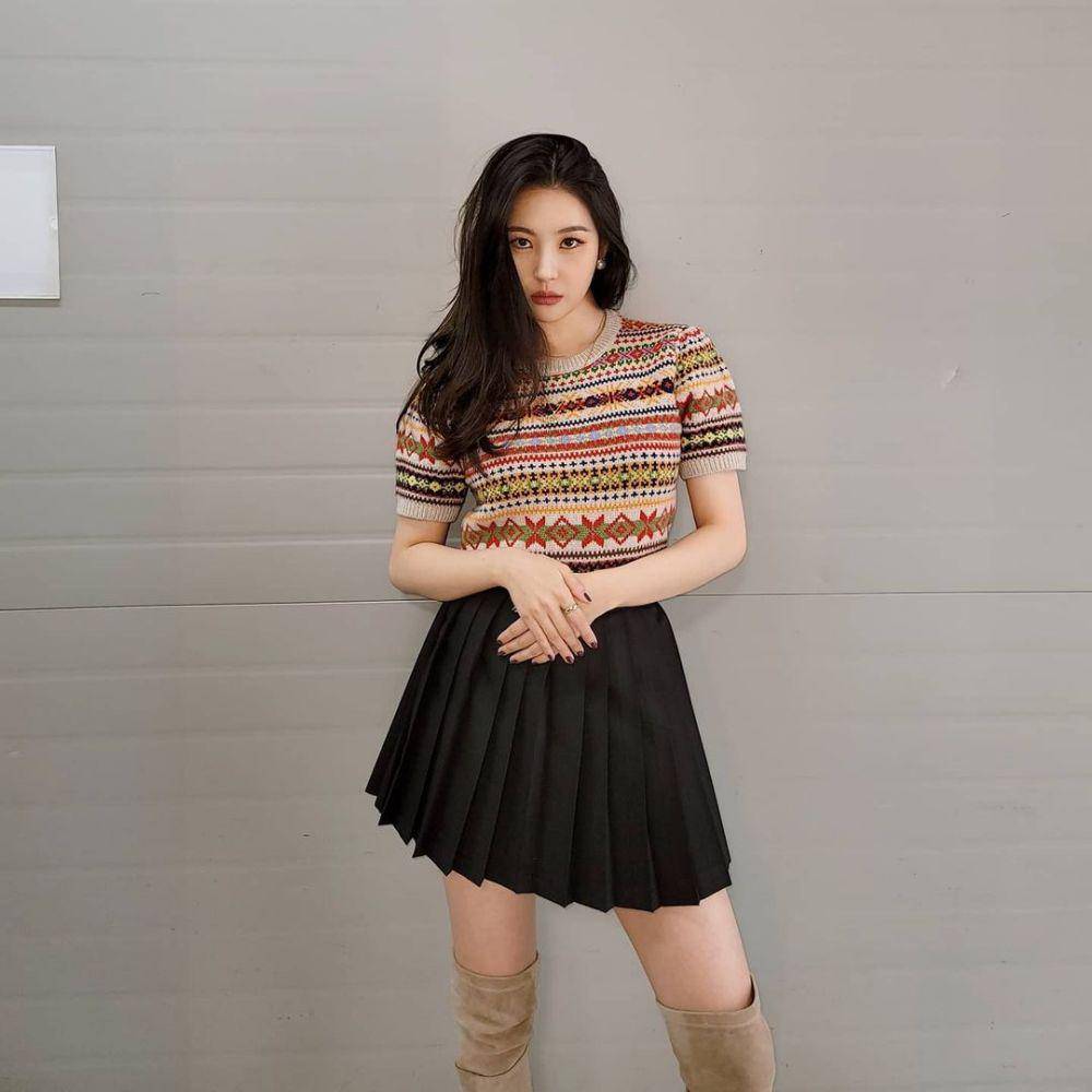 Bawahan rok ala Sunmi (instagram.com/miyayeah)