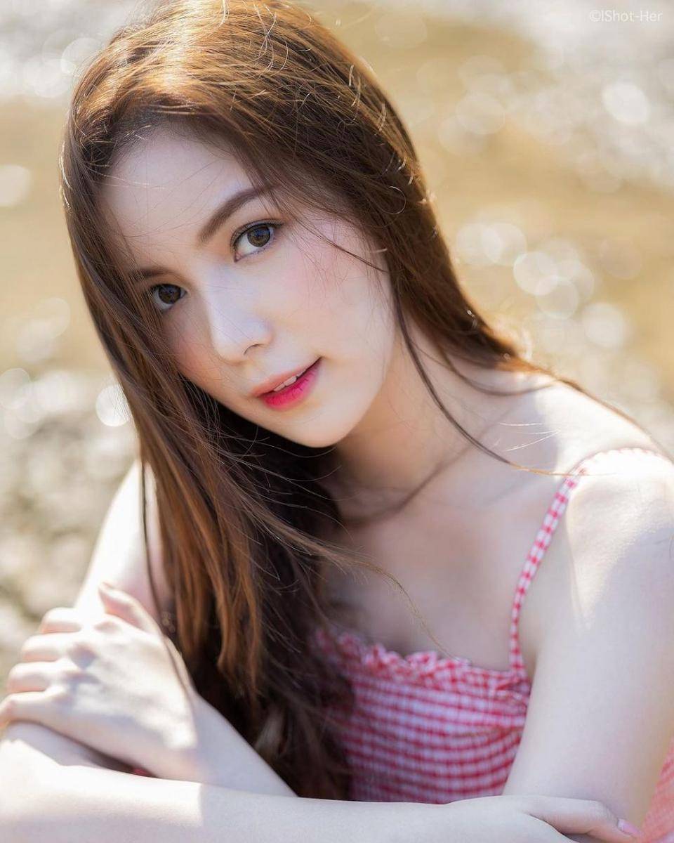 Mook Worranit (instagram.com/mookworranit)