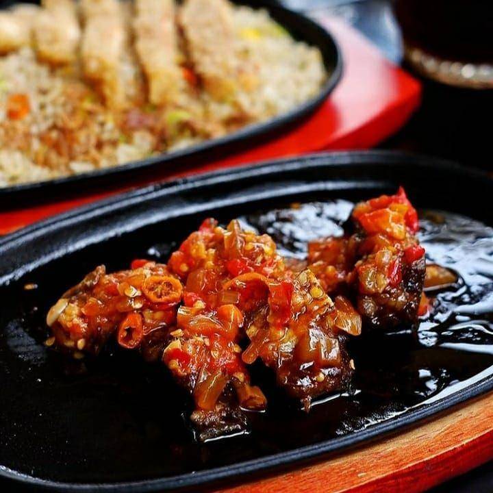 Eatboss (instagram.com/eatbossgarut)