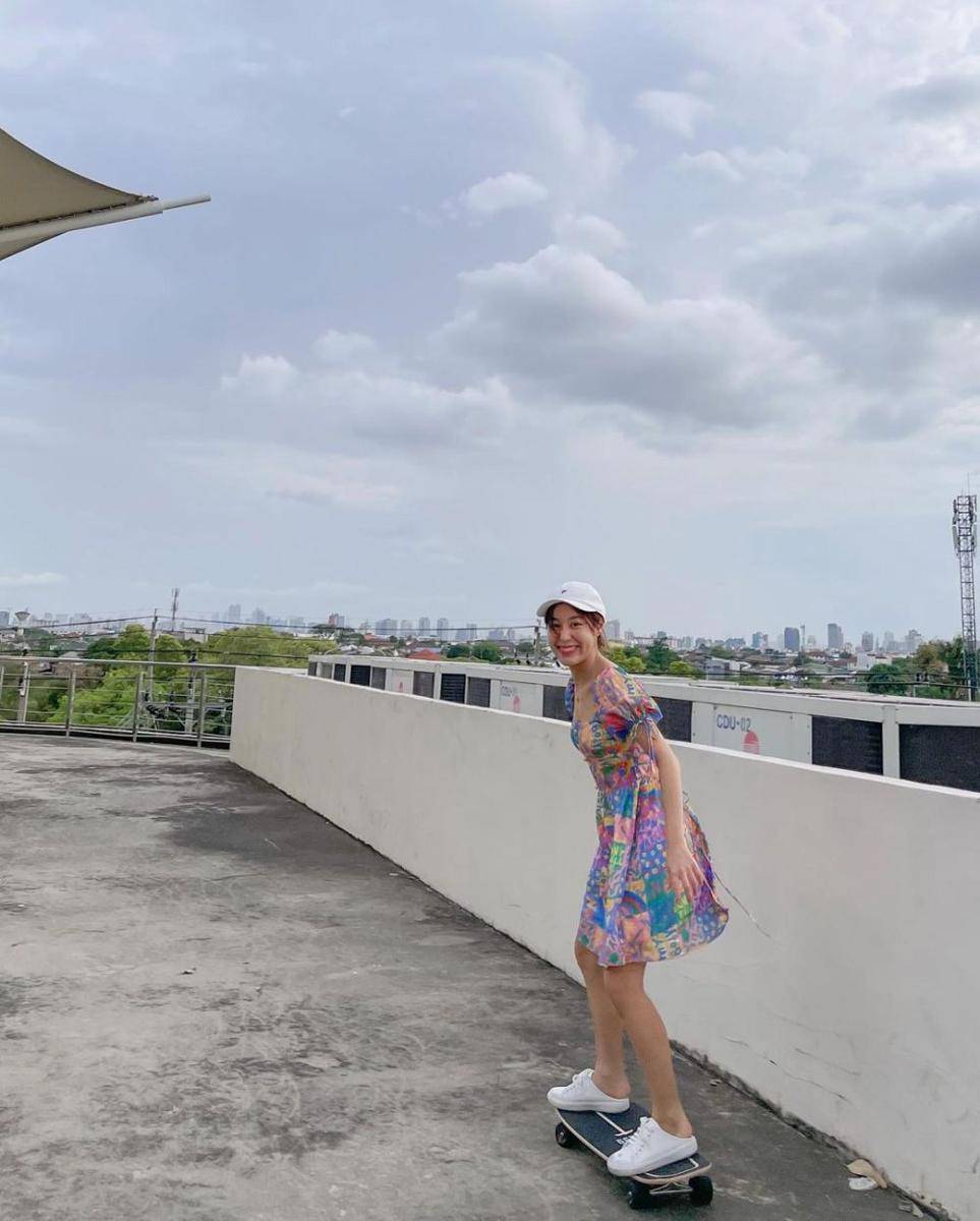 Ciize Apichaya (instagram.com/ciizezphr)