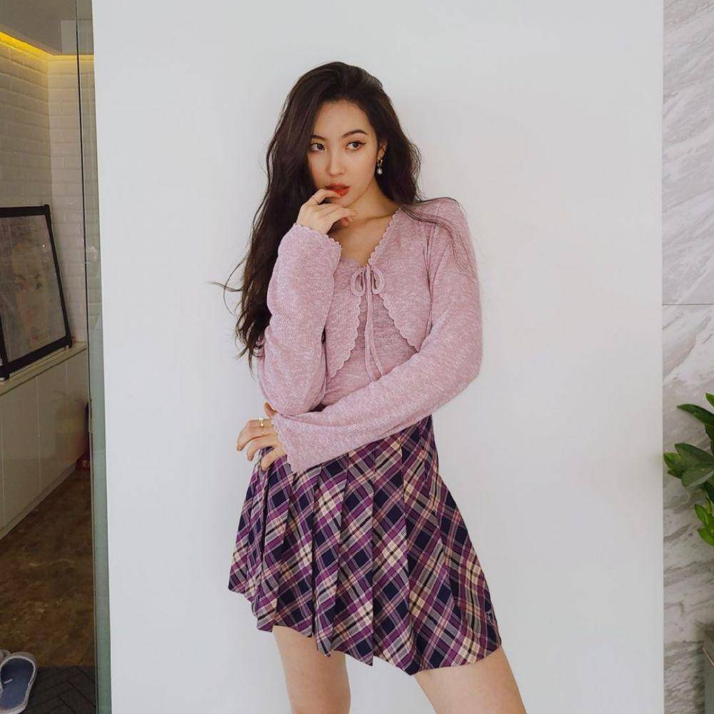 Bawahan rok ala Sunmi (instagram.com/miyayeah)