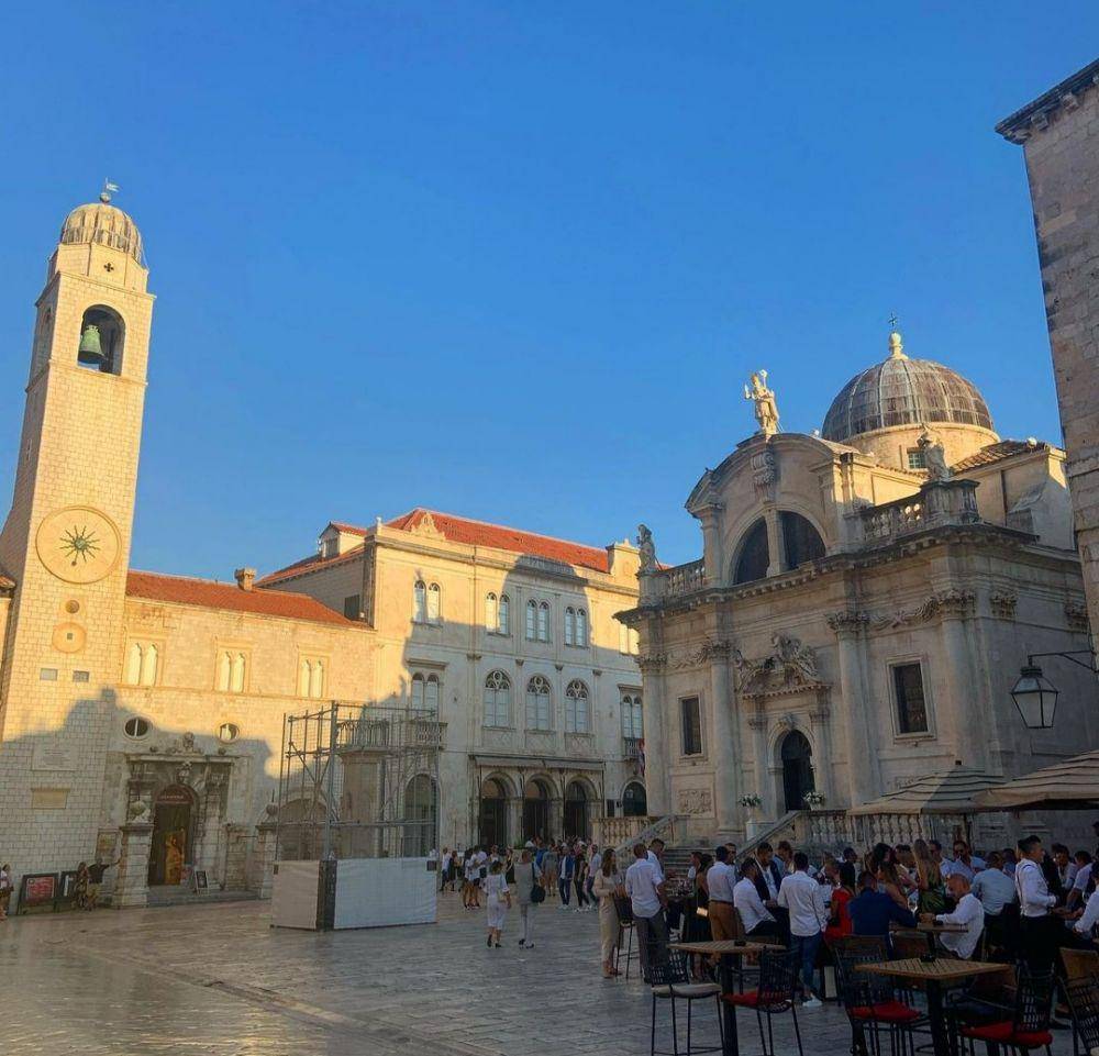 Square of the Loggia (instagram.com/travelll4you)
