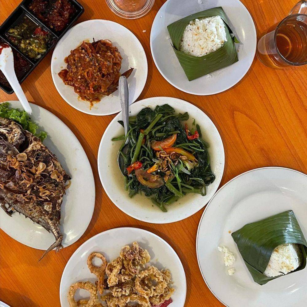 Rumah Makan Saung Cikenceh Cikuray (instagram.com/kontenperut)