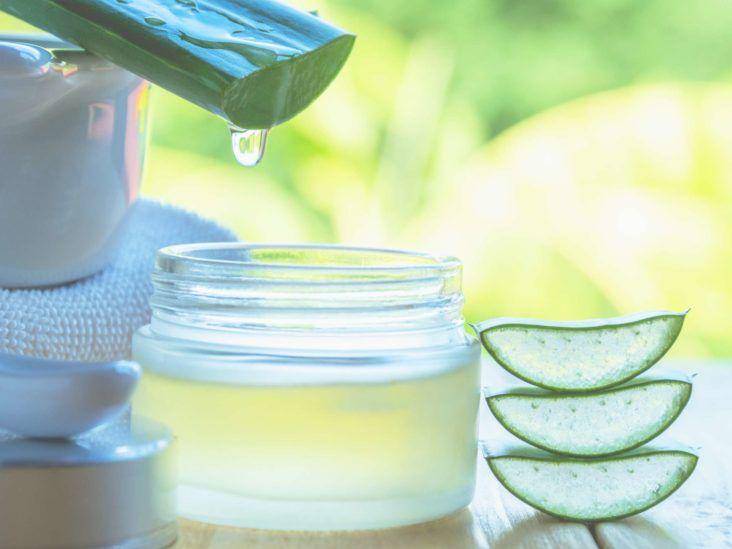 Illustrasi pelembab dari lidah buaya(medicalnewstoday.com/articles/aloe-vera-for-face)