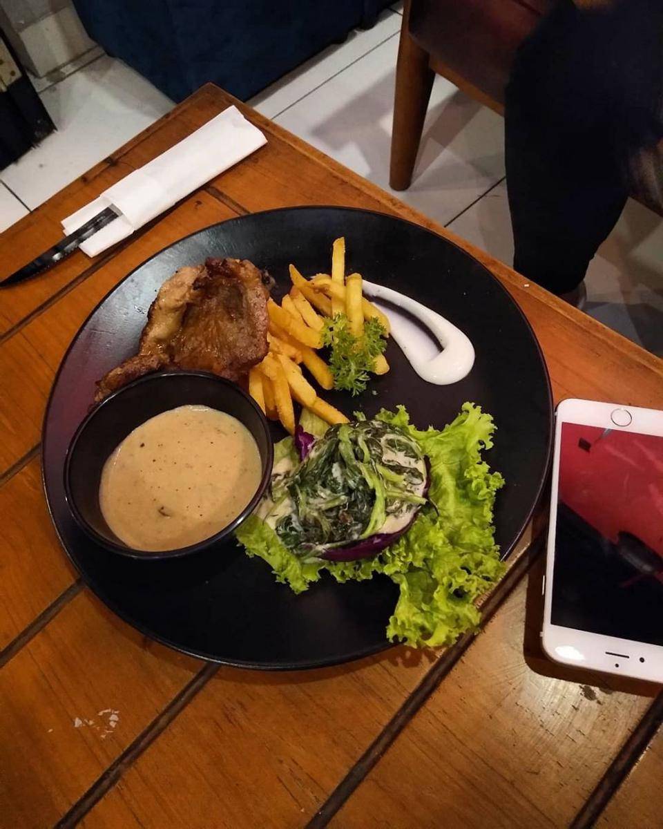 Cargo Kitchen and Lounge (instagram.com/dresantika)