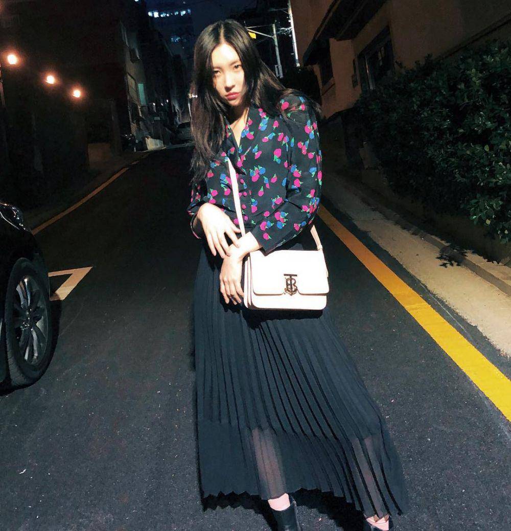 Bawahan rok ala Sunmi (instagram.com/miyayeah)