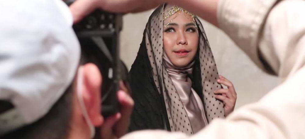 Pemotretan Oki Setiana, Shindy dan Ria Ricis (YouTube.com/Oki Setiana Dewi)