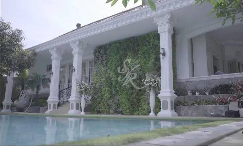 rumah Syahrini (Instagram.com/princessyahrini)