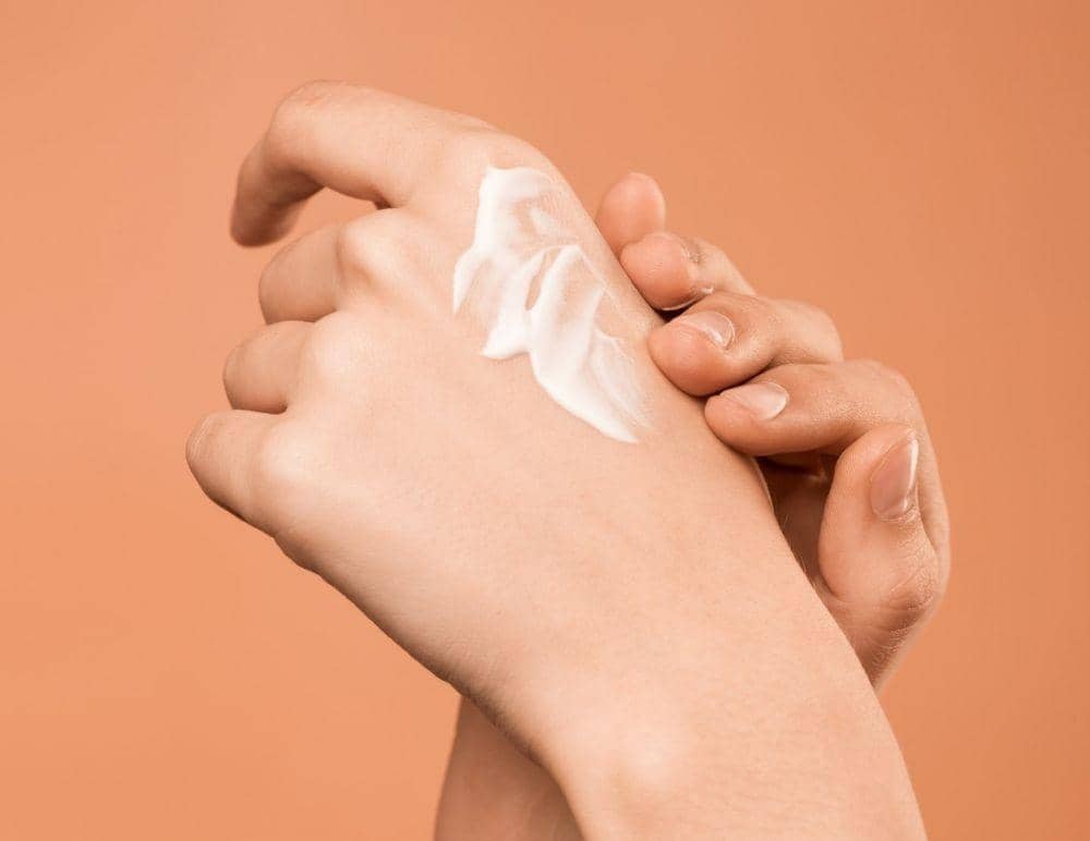 Ilustrasi produk perawatan cewek yang bisa di pakai cowok (pexels.com/ Shiny Diamond)