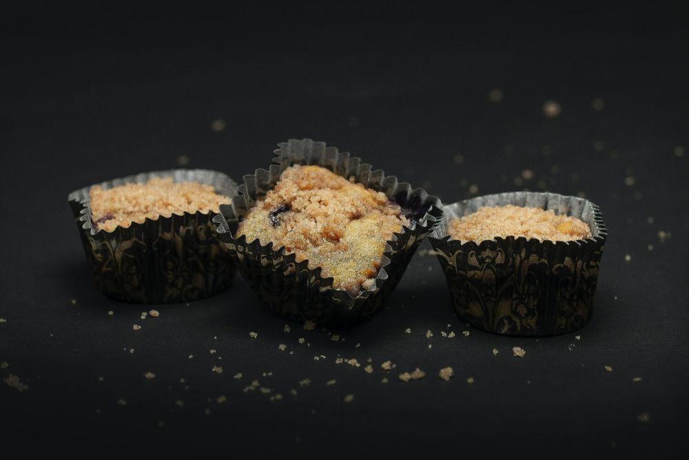 ilustrasi apple and sultana muffin (unsplash.com/Donjah Haberman)