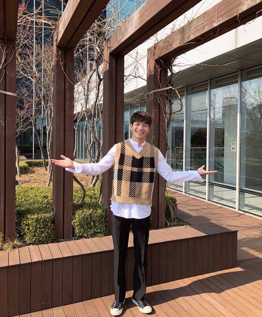 Wi Ha Joon (Instagram.com/wi__wi__wi)
