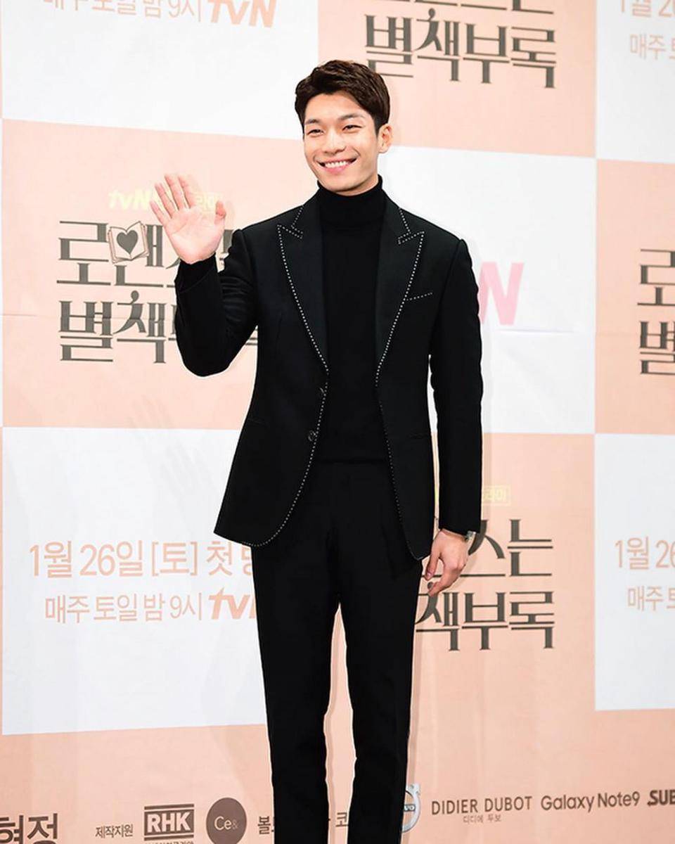Wi Ha Joon (Instagram.com/wi__wi__wi)