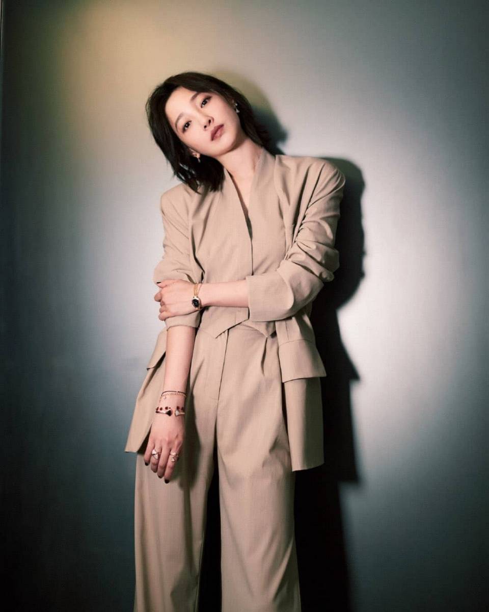 Bai Baihe (instagram.com/eastasianladiesstyle)