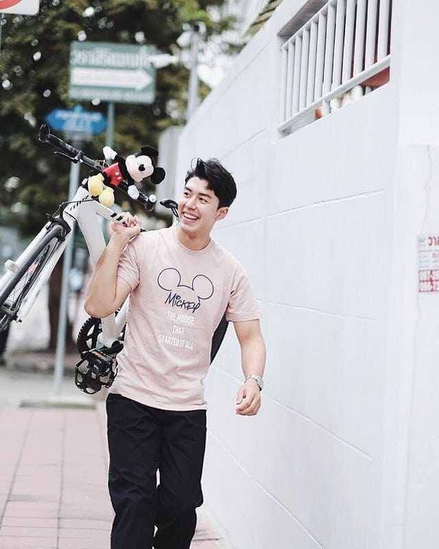 Inspirasi kaus ala Nine Naphat (instagram.com/naphat_nine)
