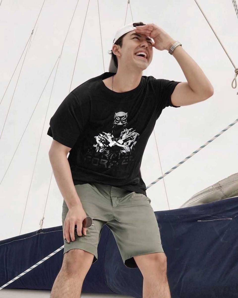 Inspirasi kaus ala Nine Naphat (instagram.com/naphat_nine)