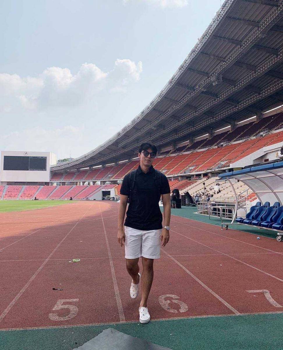 Inspirasi kaus ala Nine Naphat (instagram.com/naphat_nine)