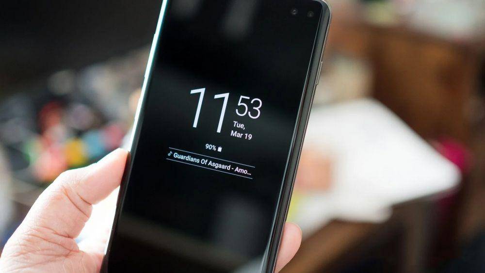ilustrasi layar dengan fitur always-on (androidcentral.com)