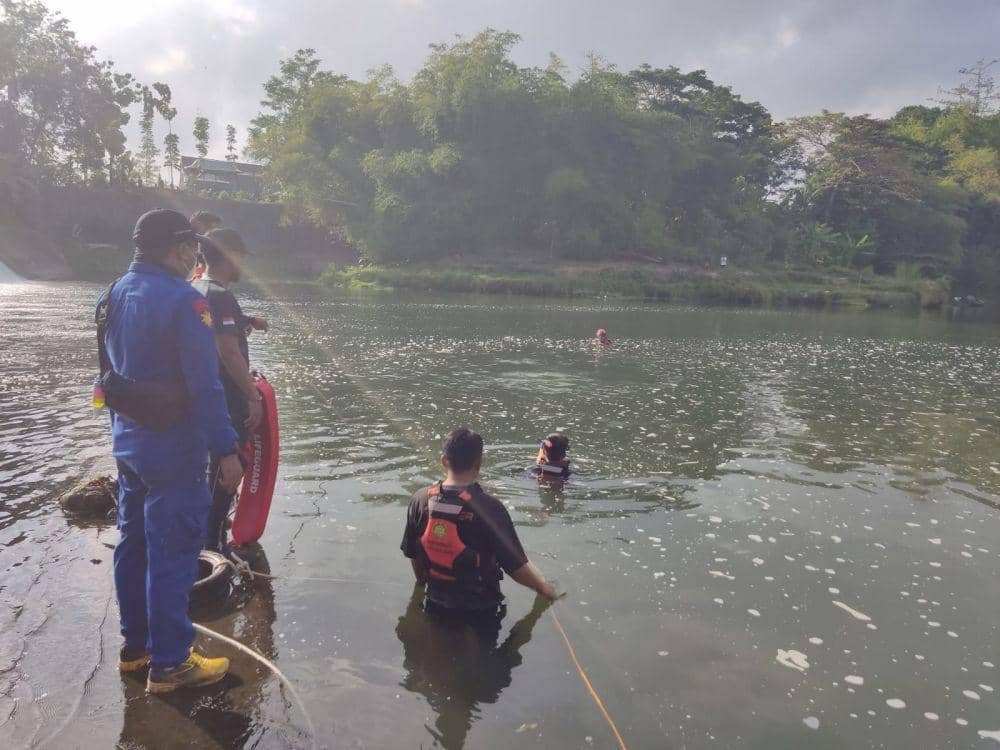 Pencarian korban tenggelam di Dam Kriyan.(doc.Kantor Basarnas Yogyakarta)