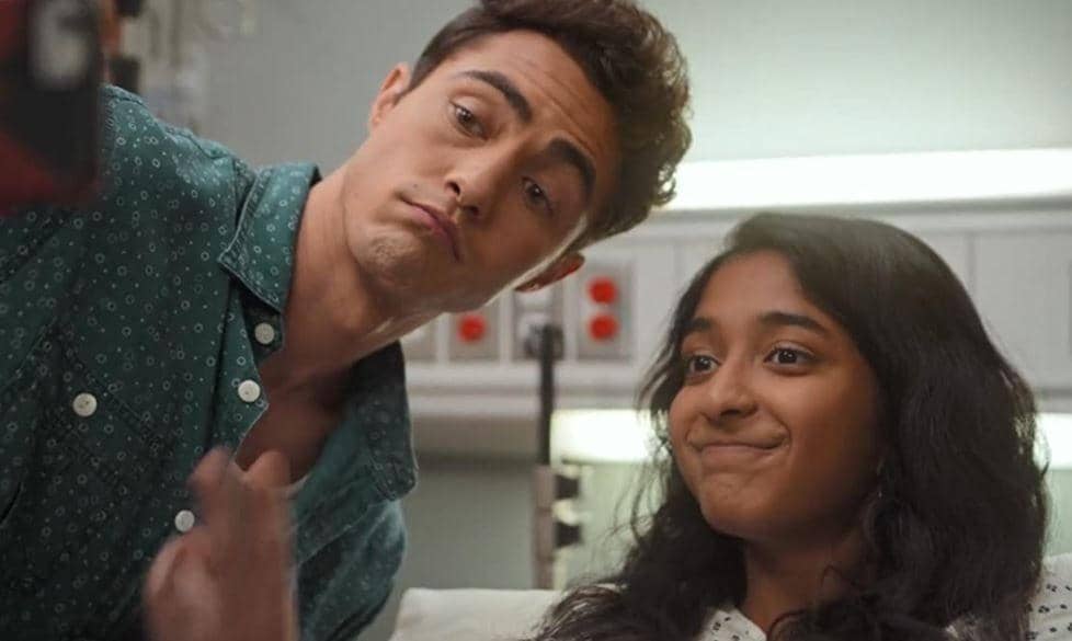 cuplikan Maitreyi Ramakrishnan dan Darren Barnet di Never Have I Ever (2020) (dok. Netflix)