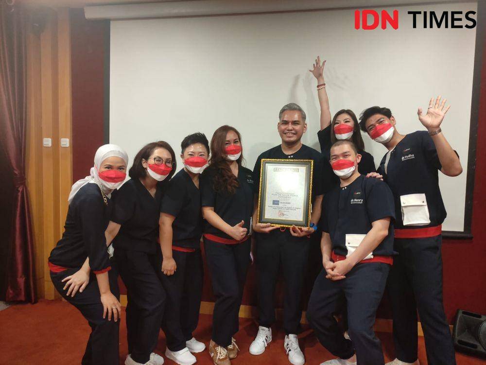 Para dokter yang menjadi pendiri @id.derms. (IDN Times/Alfonsus Adi Putra)