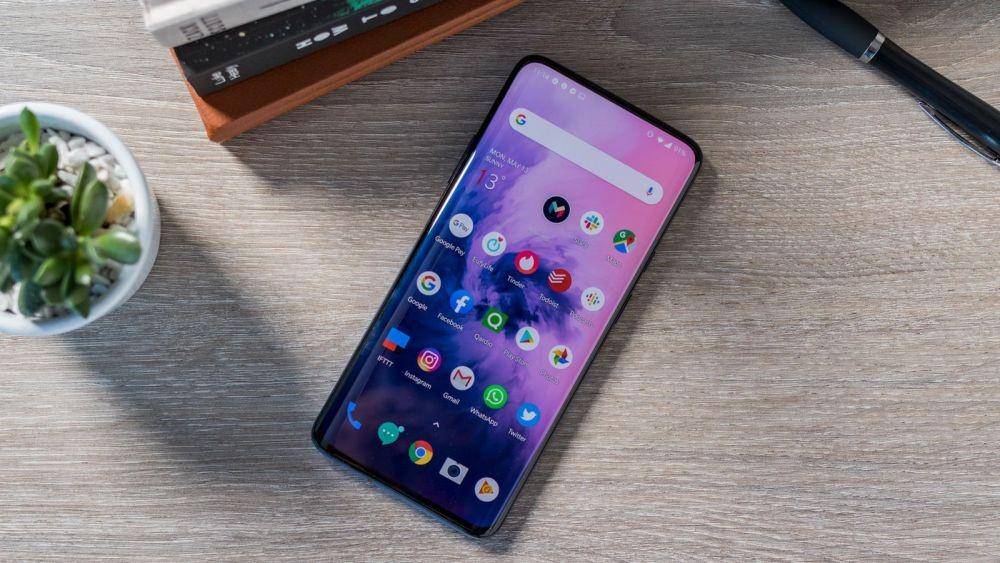 ilustrasi smartphone tanpa notch (techadvisor.com)
