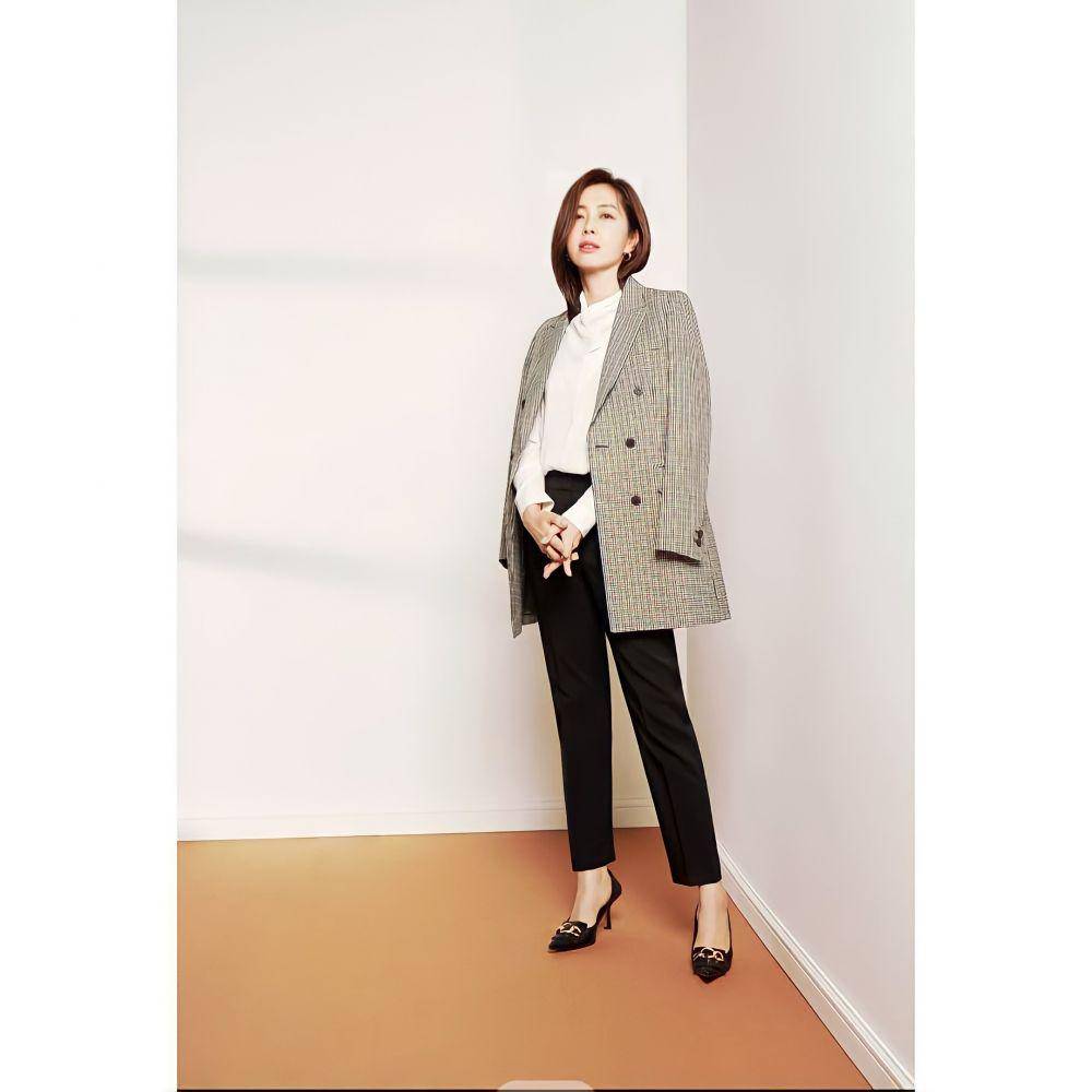 Song Yoon Ah (instagram.com/songyoona2015)