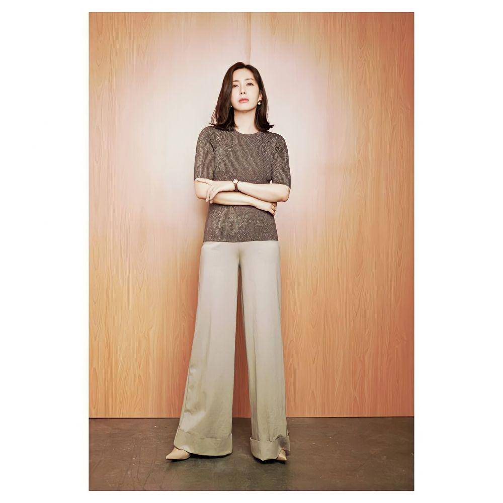 Song Yoon Ah (instagram.com/songyoona2015)