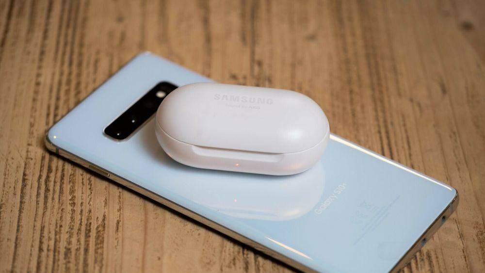 ilustrasi reverse wireless charging (androidauthority.com)