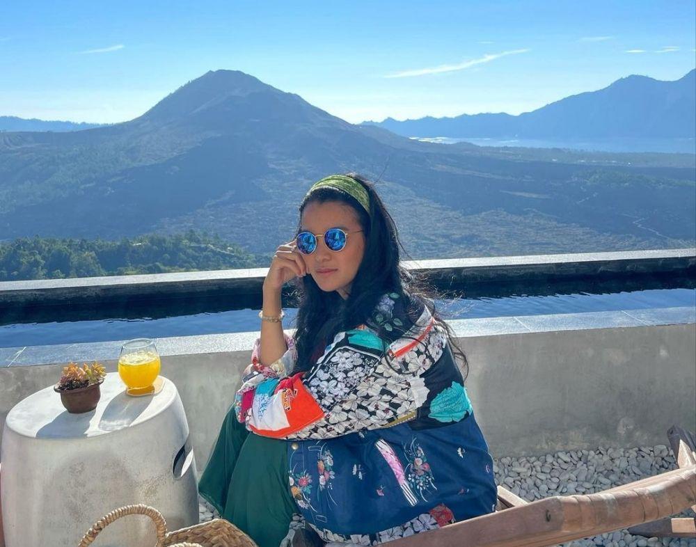 9 Potret Marcella Zalianty Saat Habiskan Waktu Senggang di Alam Bebas