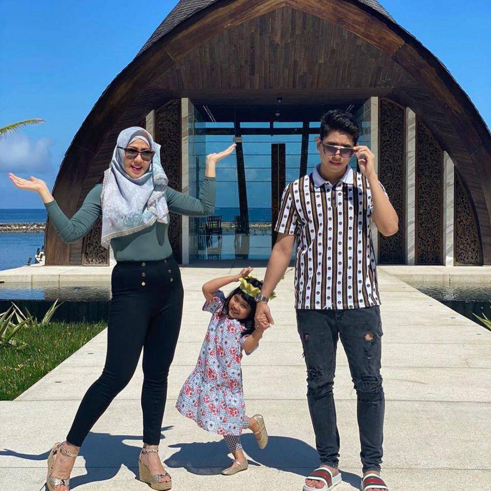 potret Venna Melinda dan buah hati (instagram.com/vennamelindareal)