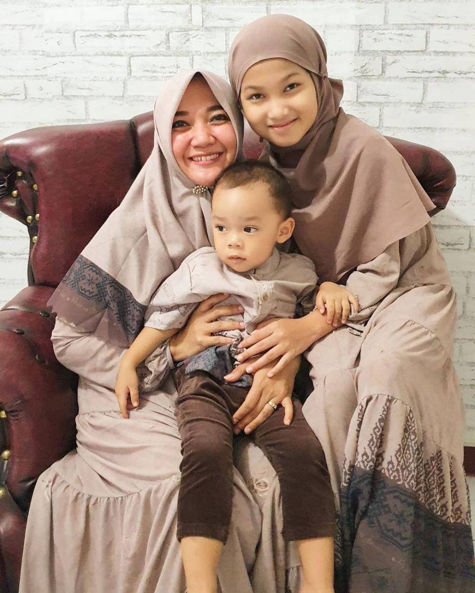 Sulis dan buah hati (instagram.com/suliszehra)