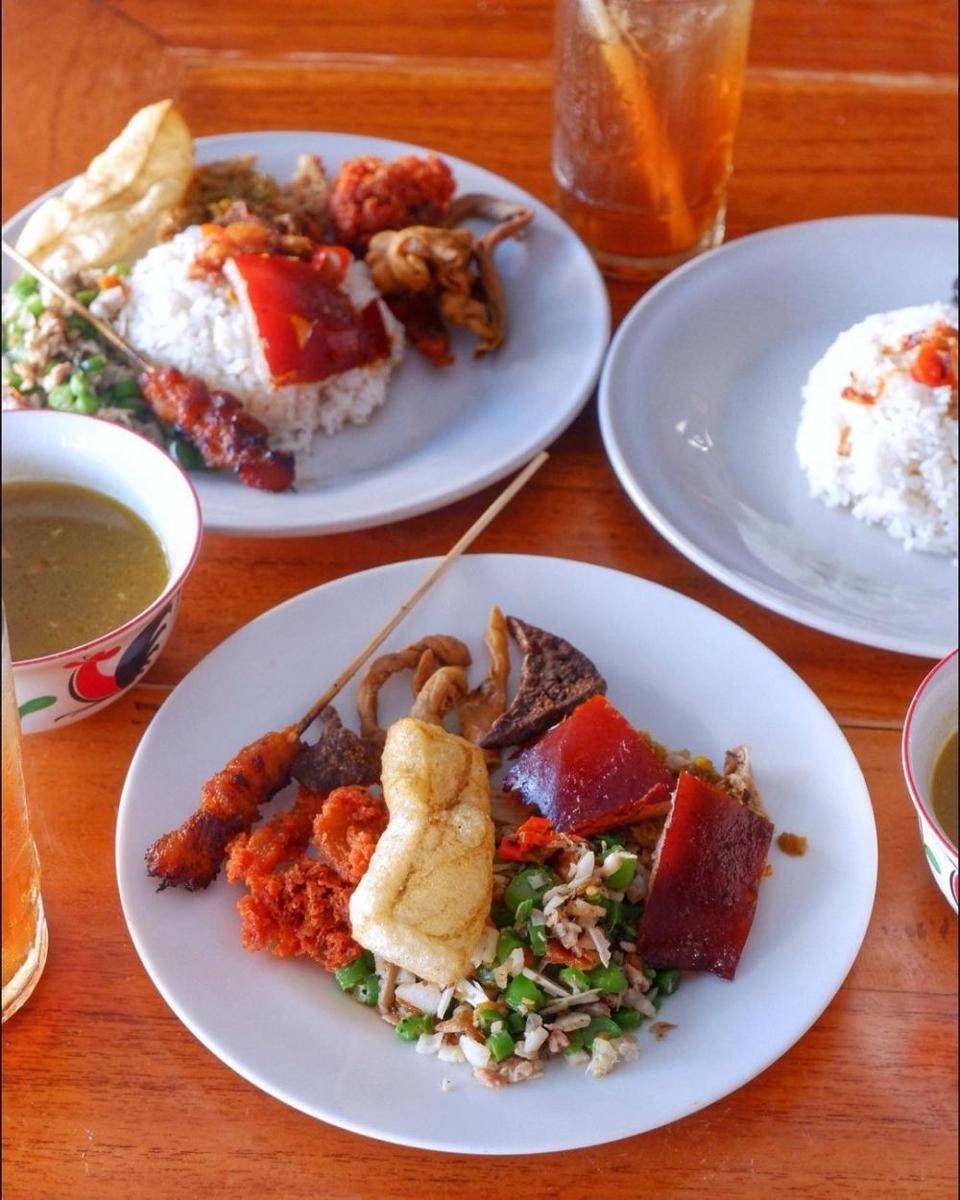 Babi Guling Karya Rebo (instagram.com/foodbali)